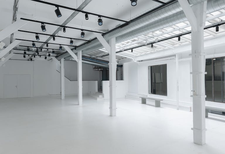 Showroom confidentiel 200 m² à Paris 11e - Image 2