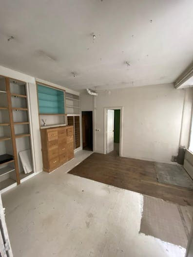 Boutique �ph�m�re avec 16 m de Lin�aire au C?ur du 4�me Arrondissement ? ??Id�ale pour Pop-Up Stores et Showrooms - Image 2