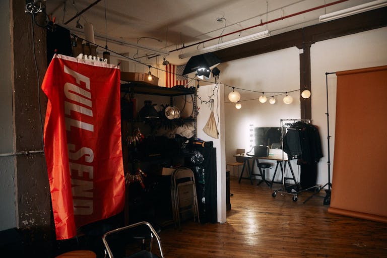 Artistic Studio with natural light and more - Image 3