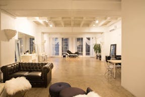 DTLA Grand Loft with High Ceilings - Image 20