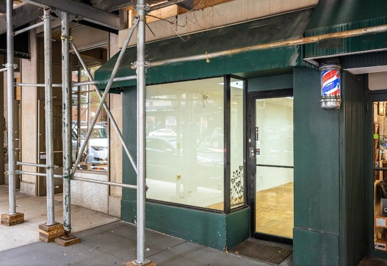 Standard Retail Space on the UES - Image 4