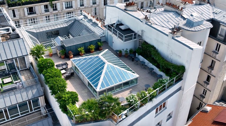 Espace de Prestige de 2000 m² sous Verrières (avec parkings) – Paris 9e - Image 1