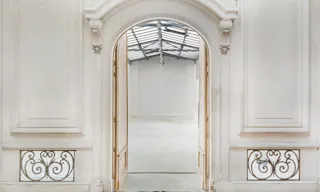 Showroom on Rue des Filles Du Calvaire - Image 2