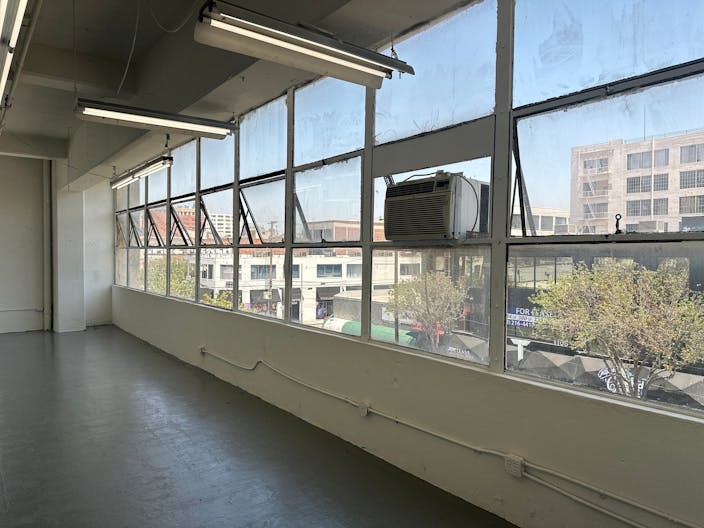 Professional Office Space in South LA - Image 4