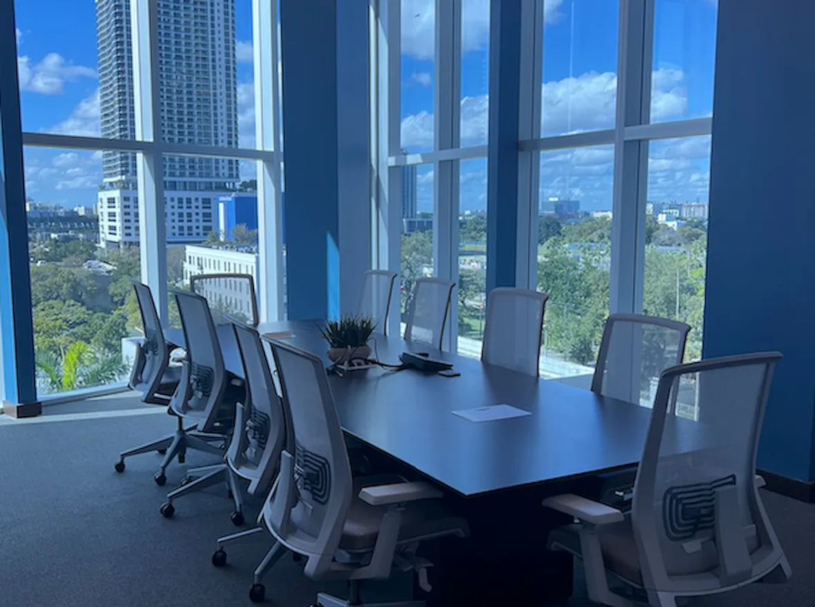Conference Meeting Room for 10-12 People - Image 0
