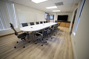 Downtown Pasadena meeting/conference/training room with walking distance to Caltech/Convention center - Image 5