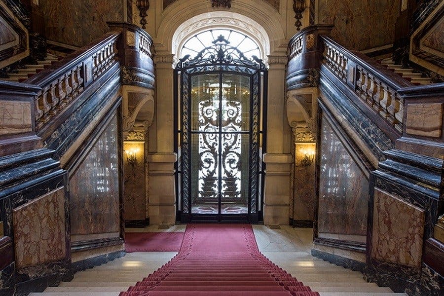 812 sqm Unique Showroom and Event Space in Paris 8th