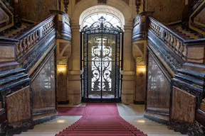 Unique Space in the Heart of 8th District - Image 14