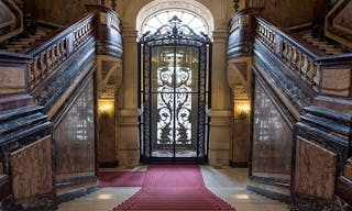 Unique Space in the Heart of 8th District - Image 14