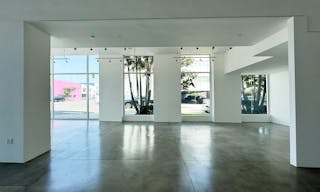 Pop-Up Space on Melrose Avenue - Image 11
