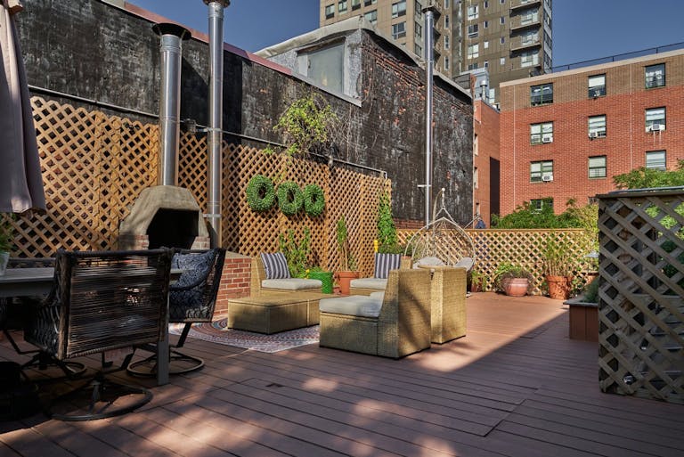 Mediterranean House with Rooftop Patio - Image 2