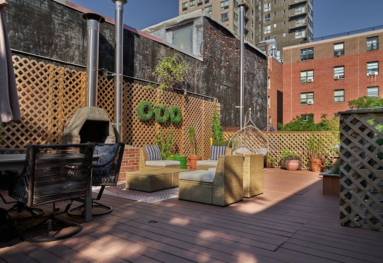 Mediterranean House with Rooftop Patio - Image 2