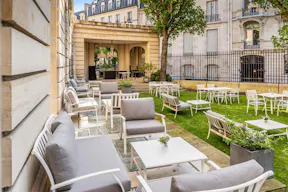 Exceptional Space in Triangle d'Or - Image 9