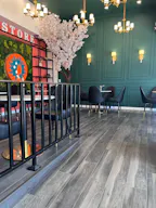 A cozy 900 sq ft caf� with nice interior in the heart of West Hollywood for every occasion - Image 2