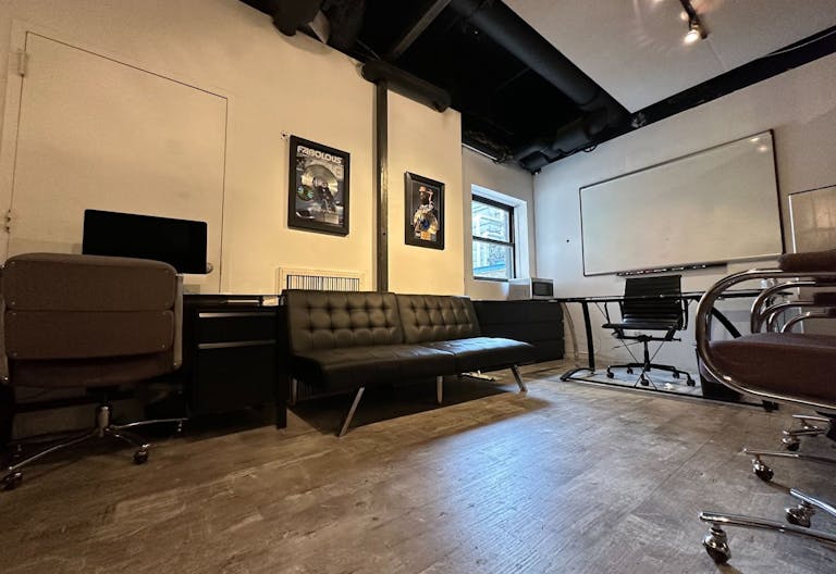 Private office ready to rent at high-end recording studio - Image 1