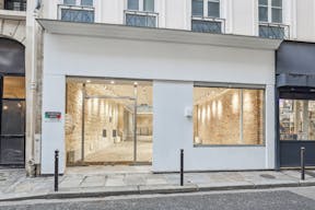 Un espace Pierre blanche, brique et verrière dans le Grand Marais - Image 0