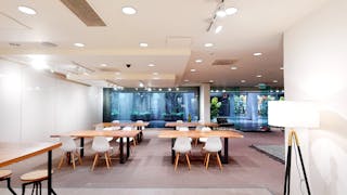 Gorgeous Downtown Modern Space - Image 1