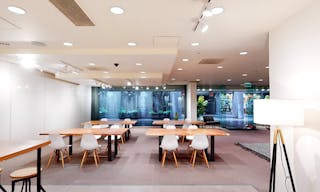 Gorgeous Downtown Modern Space - Image 1