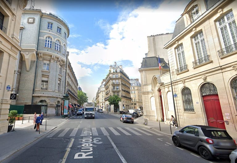 Prime Location Boutique - Rue du Louvre - Image 1