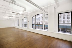 Showroom in Busy Midtown - Image 1