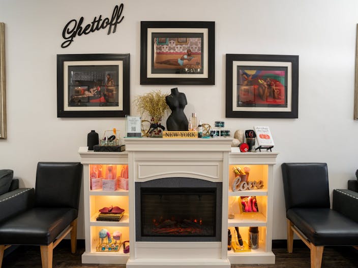 Intimate Boutique - perfect for pop-up store - Image 3