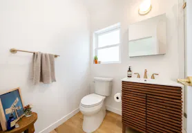 Creative Studio Space with Large Backyard for Photo/Video/Events - Image 9