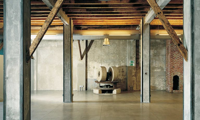 Propellers Showroom - Image 1