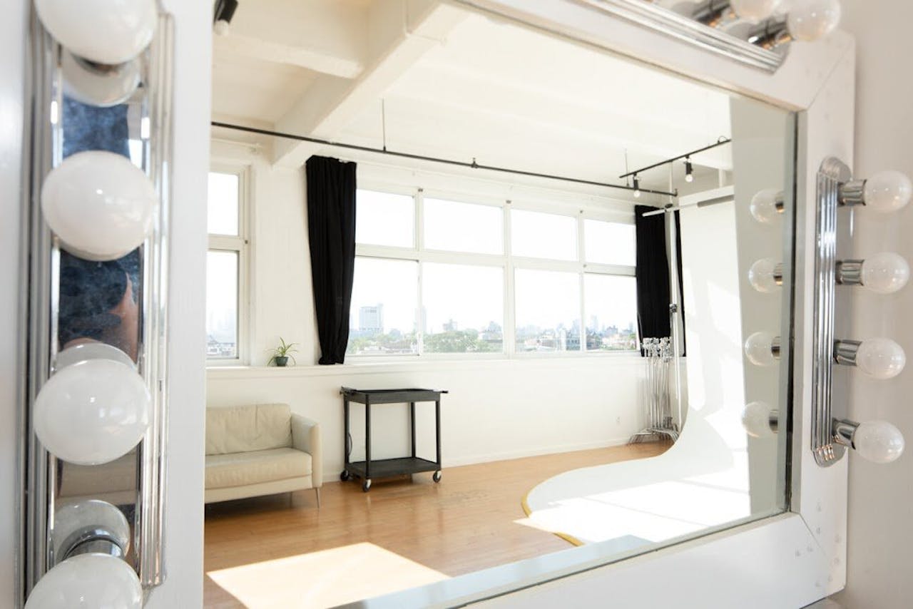 Chic Manhattan Studio Space - Image 1