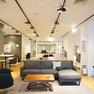 Spacious Retail Space in Dumbo - Image 1