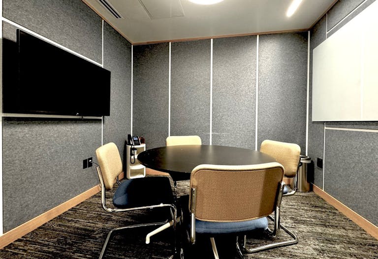 Corporate Lounge in Midtown East for up to 50 - Image 4