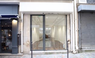 Shop in Paris - Image 8