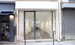 Shop in Paris - Image 8