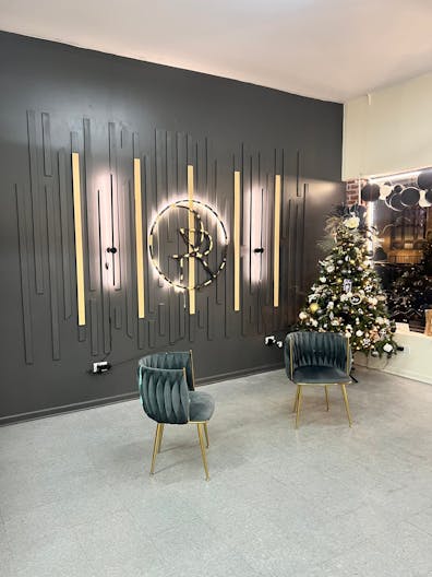 Spacious Boutique in Albany Park - Image 0