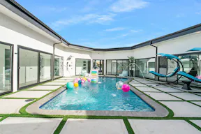 Super Mansion with Los Angeles 360 Views - Image 1