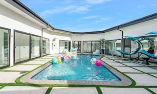 Super Mansion with Los Angeles 360 Views - Image 1