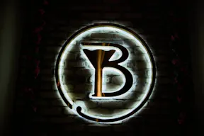 Chic 8th Street Dining Spot - perfect for a variety of events - Image 1