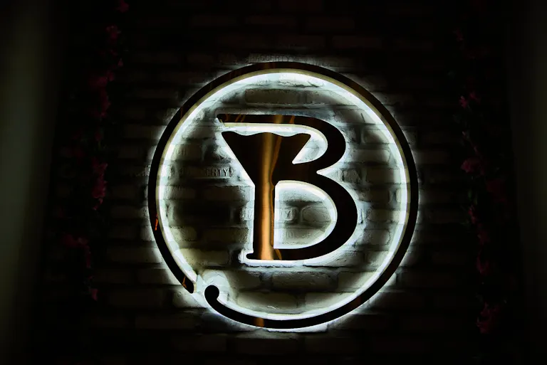 Chic 8th Street Dining Spot - perfect for a variety of events - Image 1
