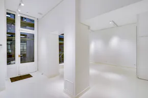 Great Pop Up Boutique in Le Marais - Image 5