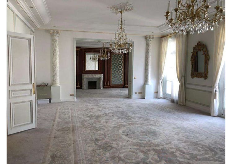 Unique Space in the Golden Triangle - Image 1