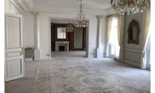 Unique Space in the Golden Triangle - Image 1