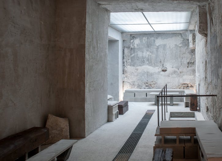 Prestigious Boutique in Le Marais - Image 3