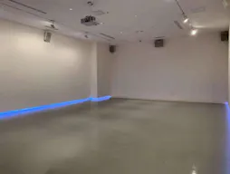 400m2 Showroom - Image 13