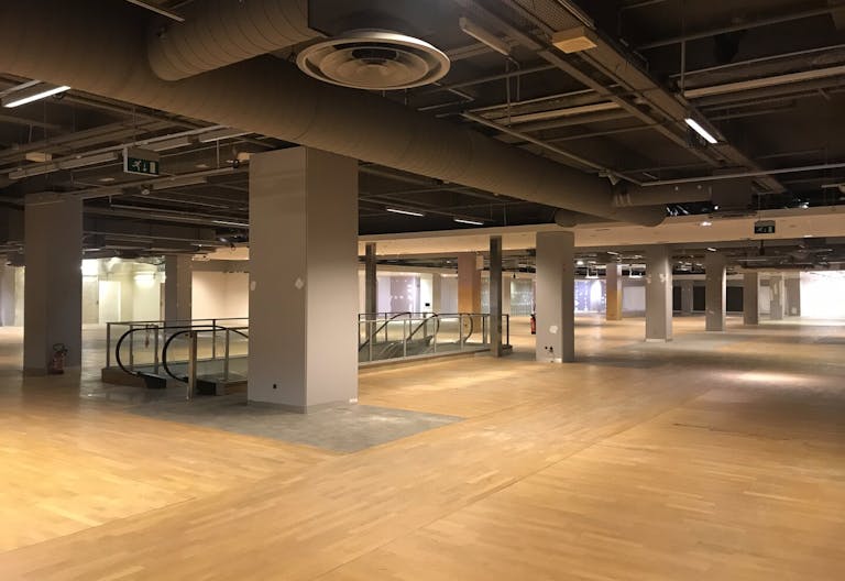 Unique and Atypical Space in Paris - Former Shopping Mall - Image 0