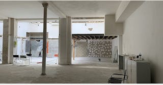 Industrial Showroom in Le Marais - Image 6