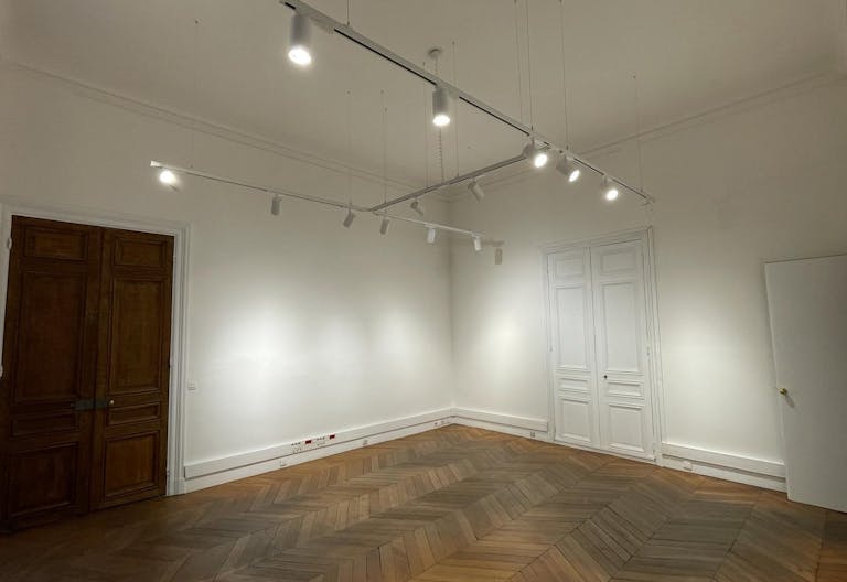 Rue Cambon 200 m2 newly renovated showroom perfect for Fashion Week - Image 3