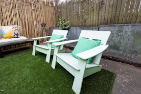 Colorful Spacious Garden Apartment - Image 28