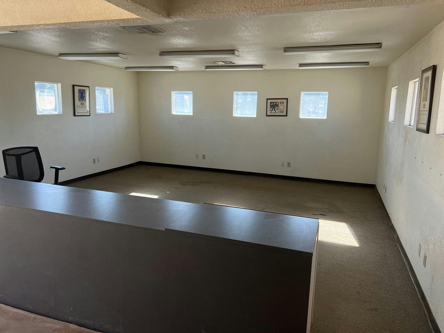 1,800 sq ft Industrial Office Space on Commercial Lot