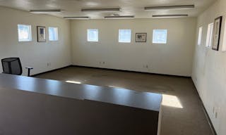 Large Commercial lot with 1800 sq ft Office space - Image 7