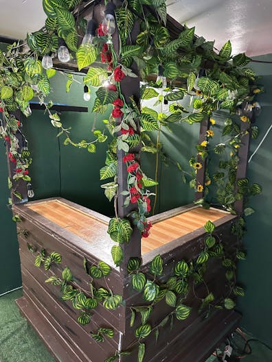 Space with its own photography studio, film production room, an upcoming recording studio - Image 0