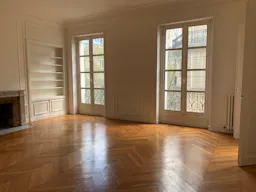 Spectacular Showroom in Saint-Germain - Image 1